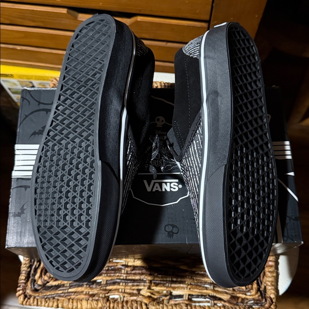 Vans Black and White Jack Skeleton “The Nightmare Before Christmas “ Shoe’s BNWT - Picture 4 of 6